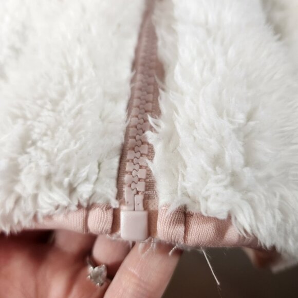 Reebok faux fur white and pink‎ sherpa hooded zippered sweater size medium warm - Picture 6 of 10
